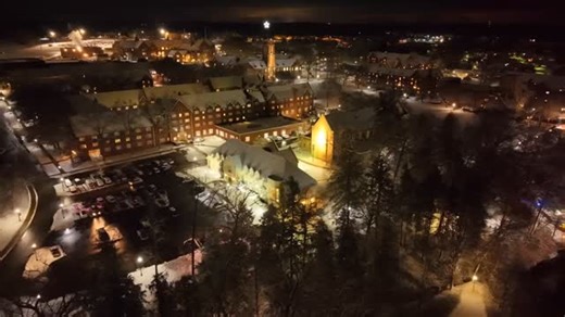 Grove City College: the snow globe ❄️✨ #grovecitycollege #grovecityalumni #grovecitypa | Grove City College Alumni