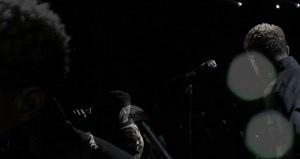 The Voice 2017 Chris Blue and Usher - Finale: “Everybody Hurts”