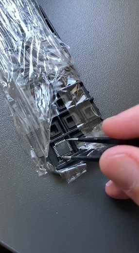 Ako sa programuje mikrokontroler. #elektronika #diy #soldering #slovensko #cesko #electronics #programovanie #business #startuplife #startups