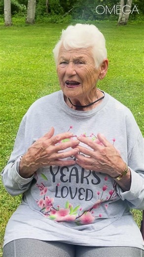 Hedwige Kuepper - Qigong Participant at 95 Years Old! (Clip 1)