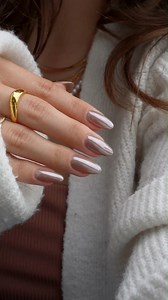 316K views · 3.4K reactions | Ove jeseni, vaši nokti će sjajiti uz Glazed Fall Nail look! ✨Naš step by step tutorial pokazat će vam kako postići ovaj shiny dizajn s efektom kroma. 癩 | Douglas Hrvatska | Facebook