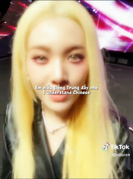 Bình tĩnh nào cô gái tóc vàng của LingLing Kwong