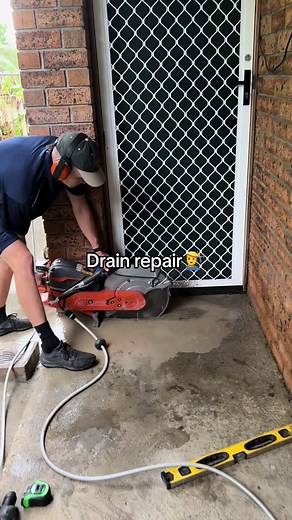 Tree roots in sewerage pipes 🌴. We got them all cut out 💇‍♂️ #plumbing #tradie