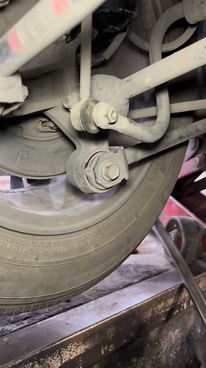 142K views · 899 reactions | installing rear spindle bushing #mechanic #automotive #motivation #mechanicaltips #bushing #Suspension #fbreelsfypシ゚viralシ #fbreelsfypシ゚viralvideo #fbreelsfypシ゚viralfbreelsfypシ゚viral | Mechanical Tips | Facebook