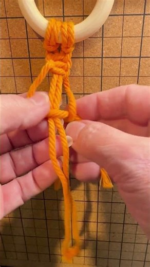 Quick Half Square Knot tutorial for beginners.