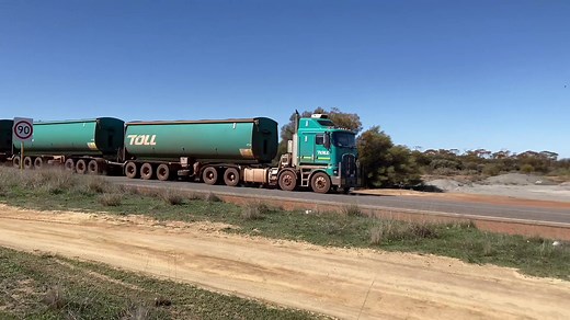 Road Train Western Australia #kenworth #roadtrain #fyp #fupシ