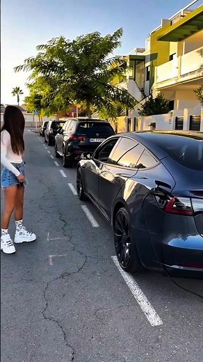 Changing Tesla’s Color in 5 Seconds? Watch This Twist! ⚡ #teslatechnologies
