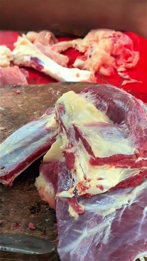 নিখুঁত হাতের কাজ! 🔪 See the art of professional meat cutting. একেই বলে নিখুঁত ফিনিশিং! 🥩#asmr #meat