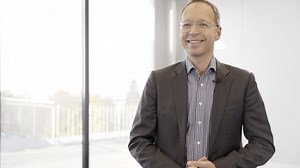 31 reactions | Understanding the tumor is the first step in choosing the right treatment. Dr. Stefan Griesbach explains how our genetic diagnostics panel CancerPrecision® enables us to identify genetic variants associated with targeted therapies or drug resistances. Learn more about the potential of comprehensive molecular tumor profiling. #cancer #diagnostics #genetics #precisionmedicine #oncology #sequencing #DNA #targetedtherapy #tumor | CeGaT GmbH | Facebook