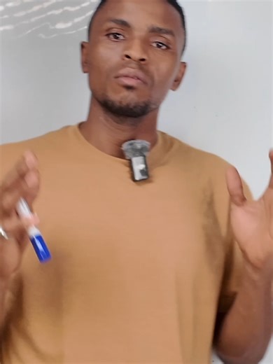 Parler à tes clients n’est pas une option. C’est une source de données brute. Chaque échange révèle : • leurs vrais problèmes • leurs mots exacts • leurs objections réelles • leurs motivations cachées Sans ces informations, le marketing devient une supposition. Avec elles, il devient une reproduction fidèle de la demande. Les marques qui dominent ne devinent pas. Elles écoutent systématiquement, puis transforment les réponses en offres, messages et créatives.t#ecommerce #andromeda #marque #scale