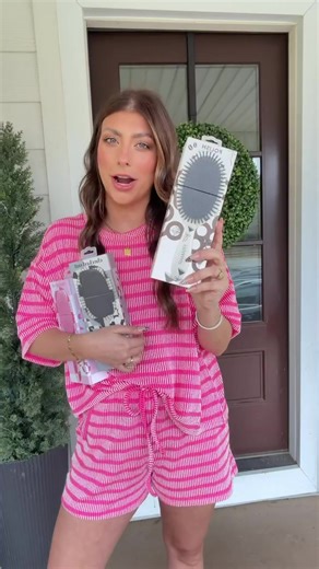 Have you shopped our brand new hairbrushes yet?! Because girl… if you haven’t, what are you waiting on?! They are so good and a total game changer for your hair routine. ✨