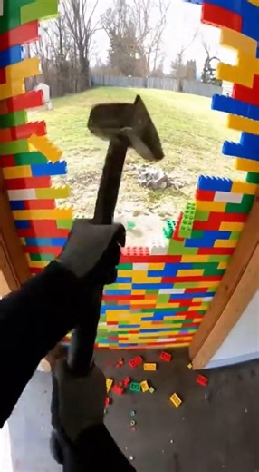 Hammer VS Lego 🧱⛏️