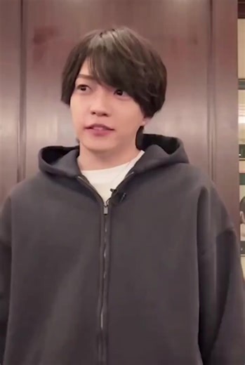 朝からイケボと投げチューで糖度高すぎる…好き♡ #西畑大吾