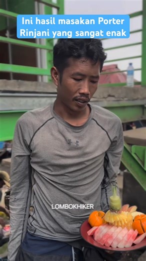 Ini hasil masakan Porter Rinjani buat bule #rinjani #hiking #mountains #travel #fypシ #viral #views