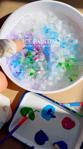 Ice painting: easy toddler activity #toddlermom