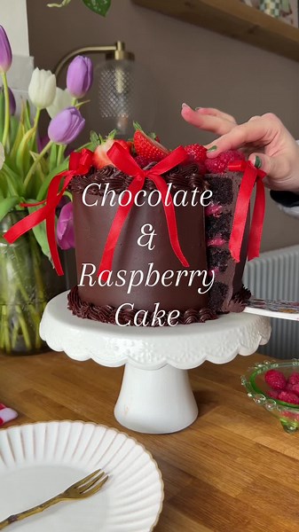 Decadent Chocolate & Raspberry Cake Recipe
