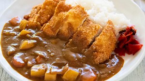 1.1M views · 970 reactions | This is my mother's recipe for Katsu Curry - a variation of Japanese curry with a chicken cutlet on top. It's so delicious and filling! CLICK LINK FOR RECIPE ⤵️ https://japan.recipetineats.com/katsu-curry-japanese-curry-rice-with-chicken-cutlet/ | RecipeTin | Facebook