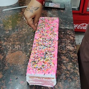 Yummy Strawberry Cake Pastry Design Idea | Cake To bahut Bana Ta Hu Aj Socha pastry bana du | Sunil Cake Master