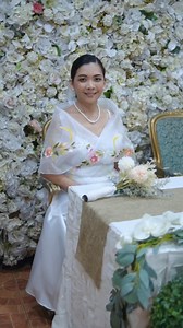 As a Bride na naglalakad sa aisle, ito talaga yung mga una mong makikita 😂 Thank you Vera Intramuros for having us in your venue ❤️ #thebudgetarianbride #weddingph #weddingguests #veraintramuros | The Budgetarian Bride