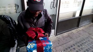 39K views · 541 reactions | How AWESOME is this!! I had a little tear in my eyes watching it! There are some really great people in the world! | Christmas is Awesome | Facebook