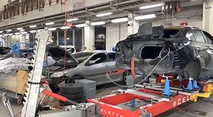 In this video a repair process of a Toyota Yaris that had a rear accident on the roads of Thailand. The jig system leaves no room for discussion in regard to the accuracy of the repair, the car fits on the jigs or it doesn't, it is that simple. The Cameleon is set up according to the online datasheet and can then be used as a measuring device or as a template to hold new parts in place. ( Cameleon, Patent US 11,373,456 B2, Patent IN 544969 ) www.celette.com . . #celette #collisionrepair #collisi