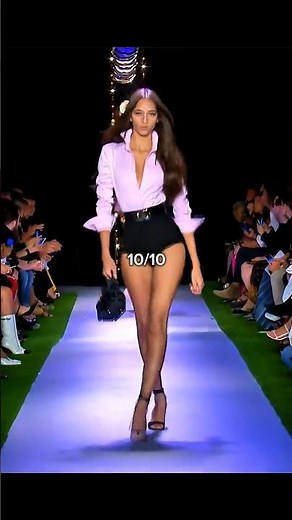 When fashion meets inspiring models ✨😮 #fashion #supermodel #catwalk #edit #shorts