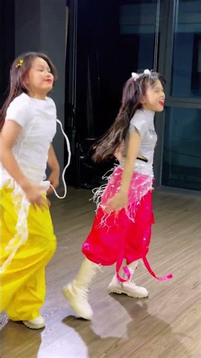 Follow us #dance #lecirque #day #nhay #minhx
