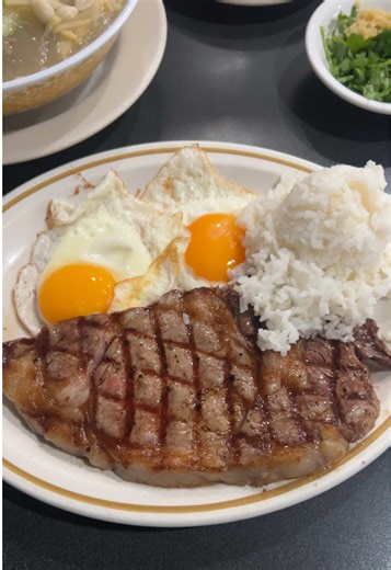 Looking for the real local flavor in Kauai? 🌺 Tip Top Motel & Café has been serving island favorites since 1916! From fluffy macadamia nut pancakes 🥞 to hearty oxtail soup 🍲, this iconic spot is a must-visit for breakfast or lunch. A true taste of old-school Kauai charm! #TipTopCafe #KauaiEats #KauaiFoodie #HawaiiRestaurants #tasteofkauai