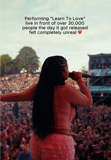 Das Fest: A Dreamy Performance by Zoe Wees