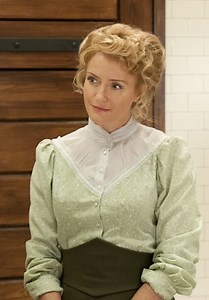 Murdoch Mysteries S05:E02 - Back and to the Left