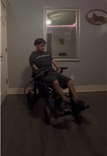 This wheelchair can be folded and is fully electric so you won't need help to move around #silladervedas #folding #electricwheelchair #tiktokshop #creatorsearchinsights