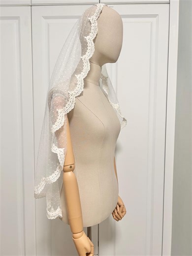 Vintage Beige Scalloped Edge Mantilla Bridal Veil Floral Lace Wedding Veil for Bride, Polka Dot Tulle Veil - Etsy