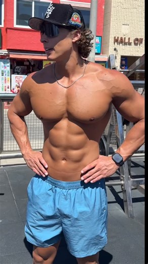 Erik Thornally on Instagram: "Muscle Beach aesthetics . . . #muscle #bodybuilding #gains #malemodel #abs"