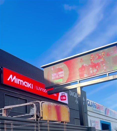 #led #digitalsignage #carteleríadigital #calidad #marca #retail #industria | Eleutério Silva