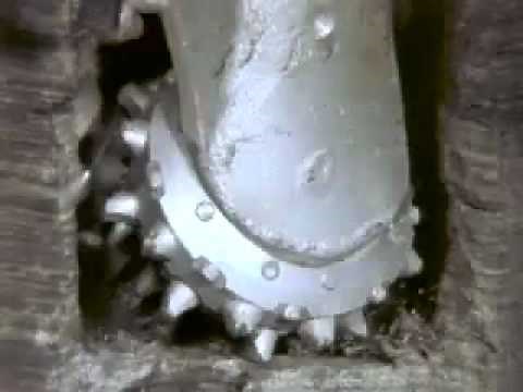 comment le trépan brise la roche lors forage et cibler le pétrole?