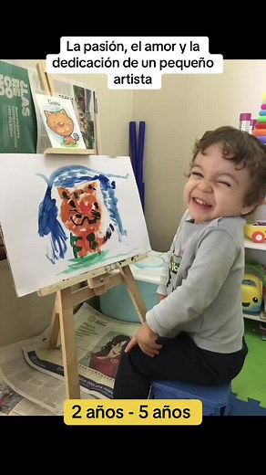 Me encanta haber nacido en una epoca donde los recuerdos los tenemos plasmados en fotos y videos 🥹❤️ Mi pequeño gran artista 🎨🥰 #art #paint #littleartist #5years #prodigy #pintura #evolution #kids #fyp #parati #trend #viral #santiymamii