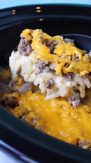 Delicious Crockpot Hamburger Hash Brown Casserole Recipe