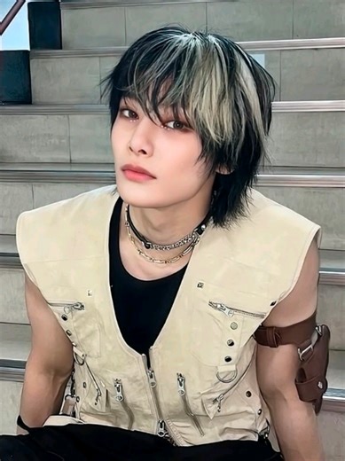 Stray Kids Magic Trick Fun with Bangchan and Felix