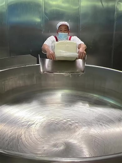 2.2K views · 20 reactions | Cooking in a huge pot for hundreds of people! ‍ | Smart Home | Facebook