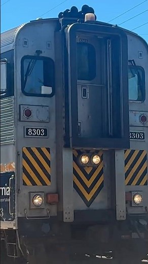 CDTX8303 Performs a “Shave And A Haircut, Two Bits” Hornshow whilst departing Martinez, CA!