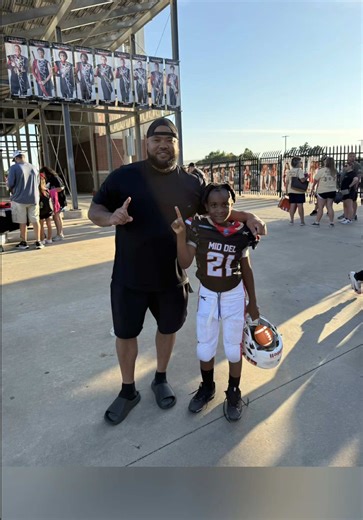Full circle moment ⚡🏈 Watching my little cousin lace ‘em up and get started in football brings all the memories rushing back from those Pop Warner days. From the grind, the excitement, to the love/hate of the game—crazy how it all starts here. Proud to see the next generation carrying it on! #Kamden #FootballFamily #PopWarner #Football