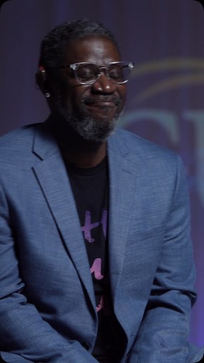 Meet Warren “Wawa” Snipe, ‘94 — a proud Gallaudet University alum who credits his transformative journey to the opportunities he found here. When Wawa first arrived, he knew nothing about sign language, but thanks to the JumpStart program, he quickly advanced from a complete beginner to a confident communicator. Wawa embraced every opportunity that came his way—from being a part of the Gallaudet Dance Company to becoming a member of the Wild Zappers, the first all-men Deaf dance company. His exp