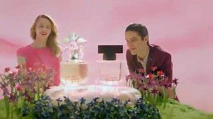 165K views · 418 shares | Encanto, alegría y belleza. Fragancias Avon Life, inspiradas por la mente de Kenzo Takada. | Avon | Facebook