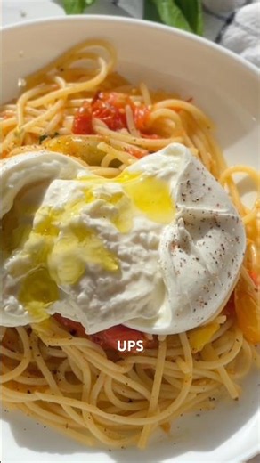 Summer burrata and cherry tomato pasta #spaghetti