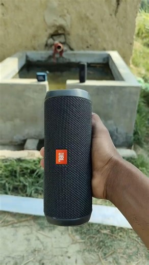 jbl flip 2 throw into the water box for bass test