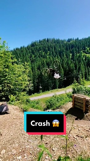 Summer is on 🤘 #mtb #mtblife #mtbtok #dh #bikepark #flip #backflip #freeride #chatel #fyp #pourtoi #foryou
