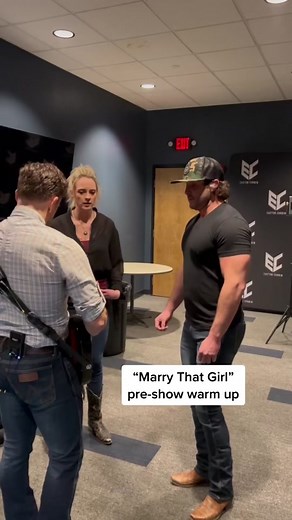 Live Shows Singalong: 'Marry That Girl' by Easton Corbin