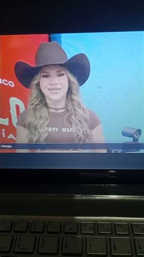 Eli Esparza uso su súper poder con Sol León. es la primer nominada