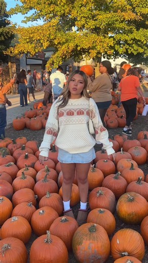 Pumpkin Patch Outfit Ideas for a Romantic Fall Date 🍂