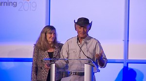 Jack Hanna honored with Julian Sinclair Smith Award for lifelong learning